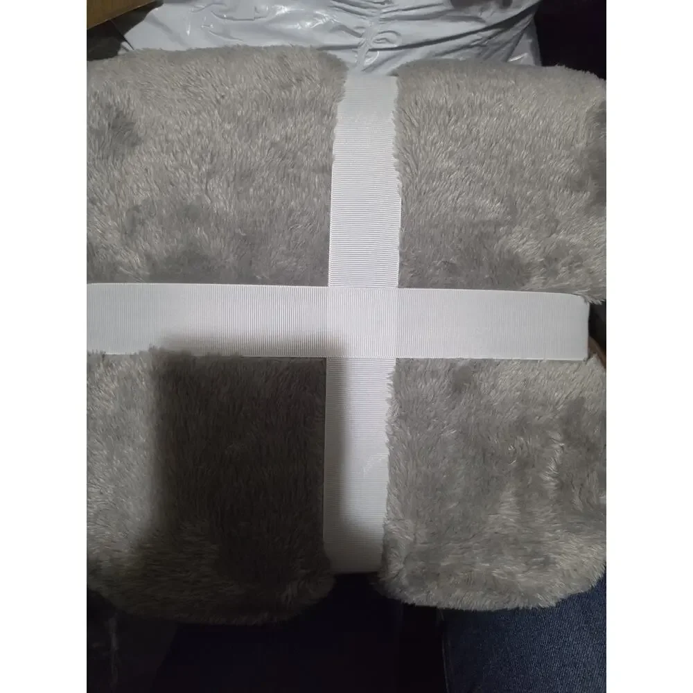Ultra Plush Throw treated with Silvadur Antimicrobial Fabric 50inx60in NEW gray